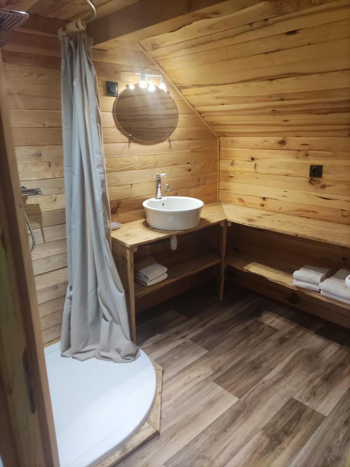 La Chambre Savoyarde Chez Les Garcons Saint-Paul-sur-Yenne Экстерьер фото