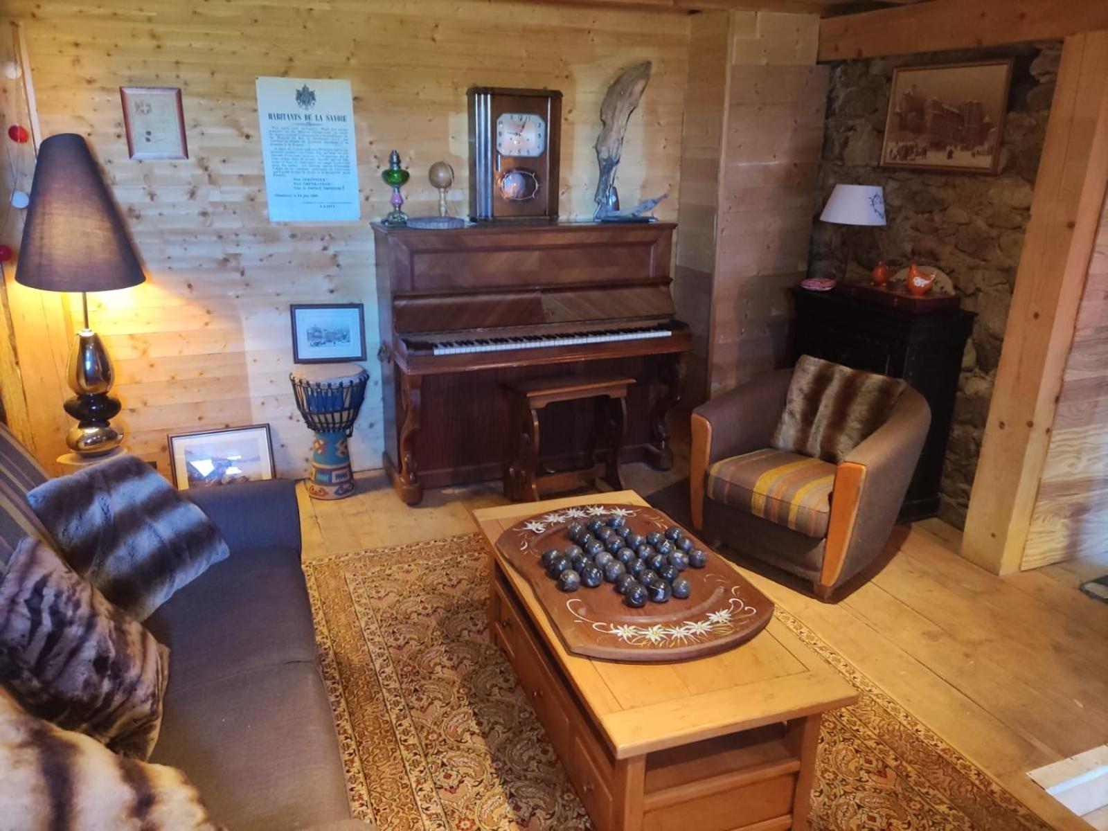 La Chambre Savoyarde Chez Les Garcons Saint-Paul-sur-Yenne Экстерьер фото